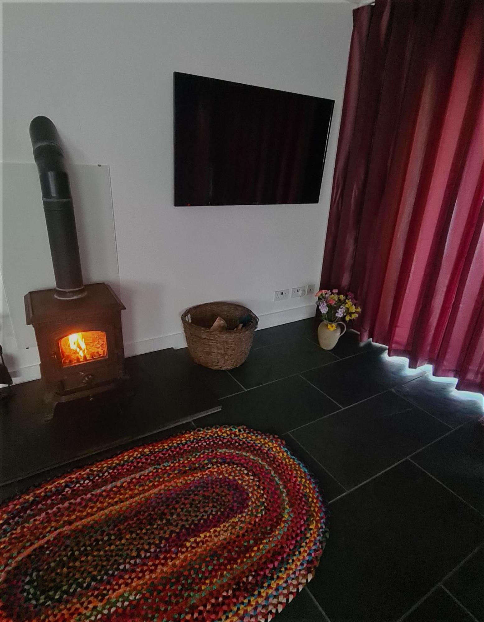 Ednyfed Apartment ネビン エクステリア 写真
